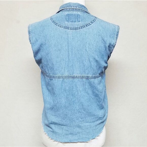 VINTAGE 96 Levi's Raw Cut Sleeveless Chambray Top - Picture 9 of 13